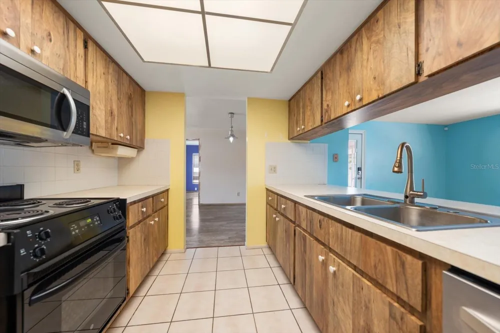 10928 118TH STREET Seminole, FL 33778