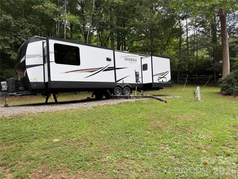 1921 Longbottom Road McGrady, NC 28649