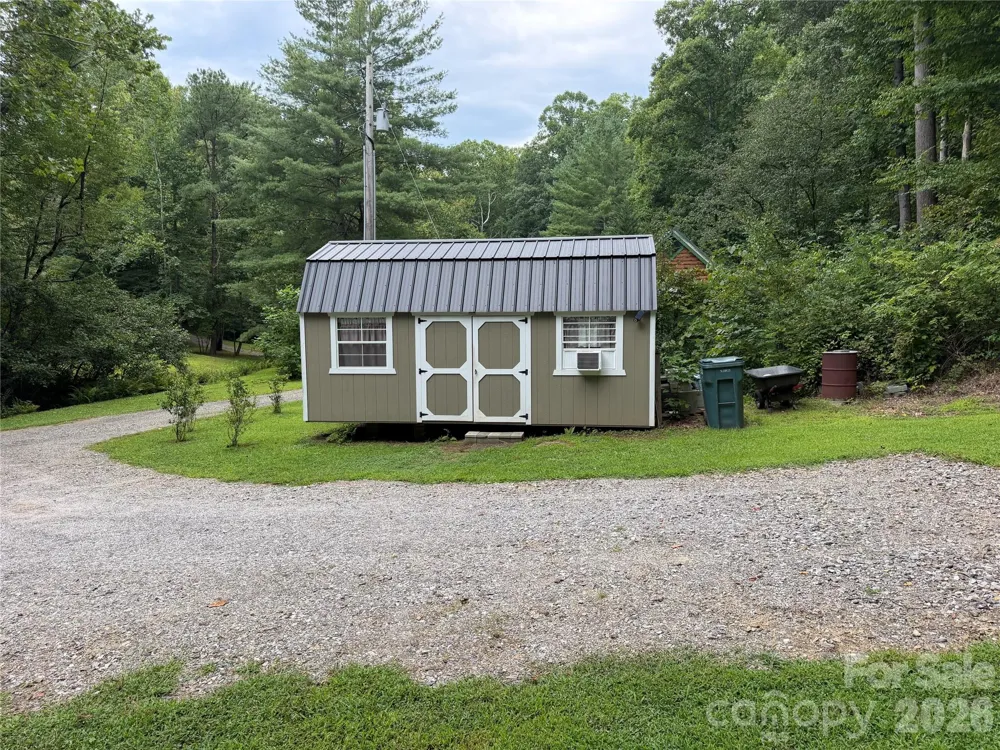 1921 Longbottom Road McGrady, NC 28649
