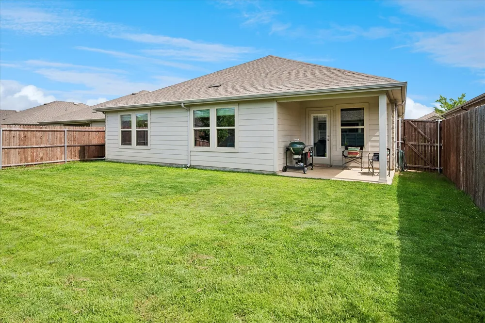 936 Glover Drive Aubrey, TX 76227