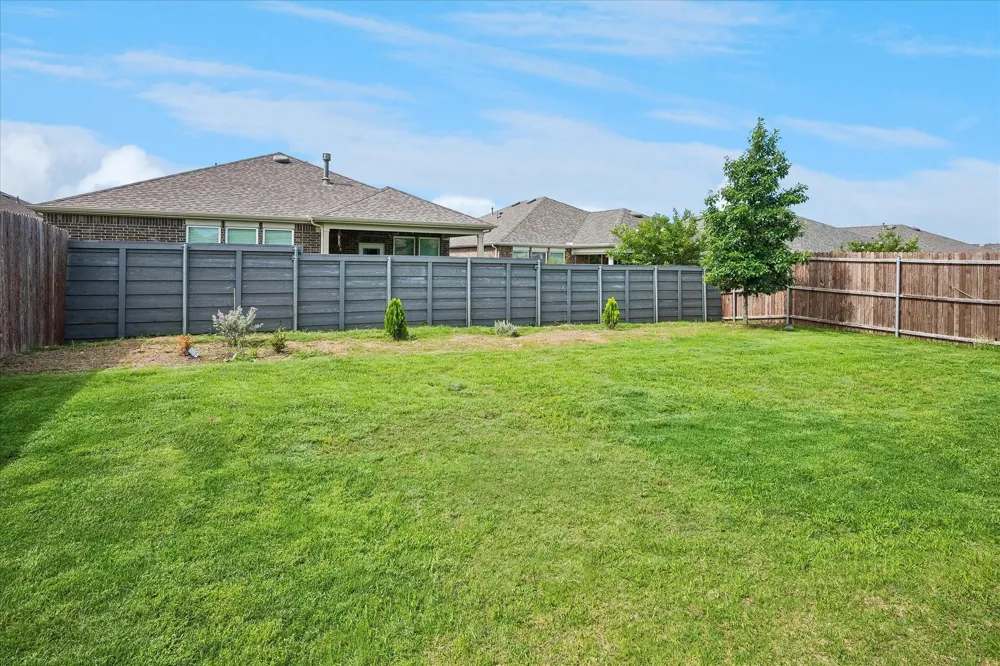 936 Glover Drive Aubrey, TX 76227