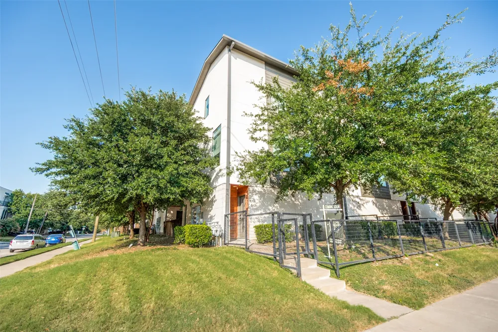 2103 Bennett Avenue #60 Dallas, TX 75206
