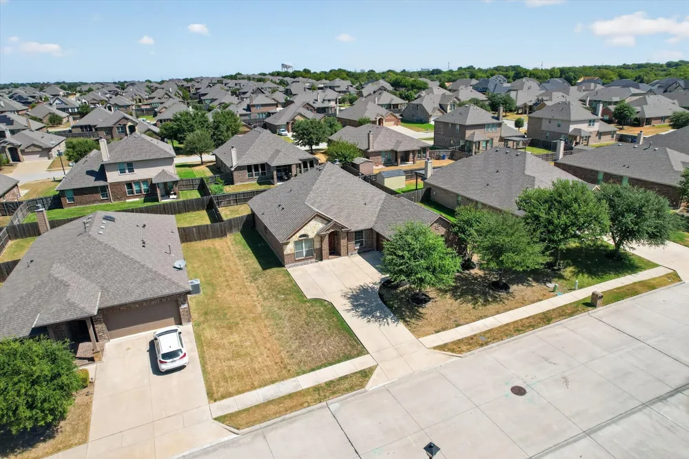 1107 Fairhaven Drive Glenn Heights, TX 75154