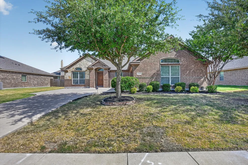 1107 Fairhaven Drive Glenn Heights, TX 75154
