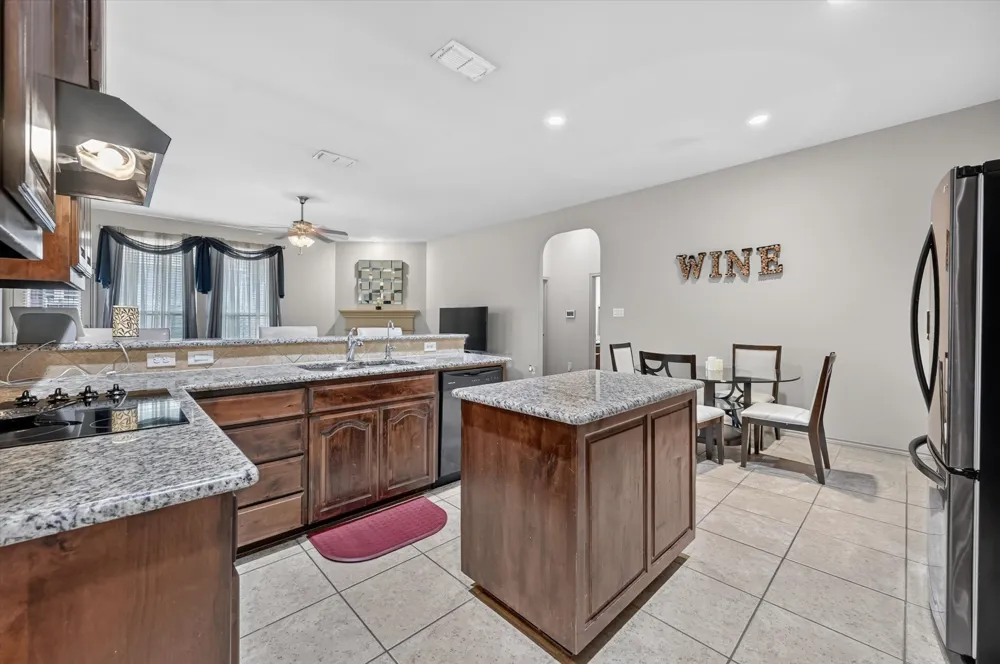 1107 Fairhaven Drive Glenn Heights, TX 75154