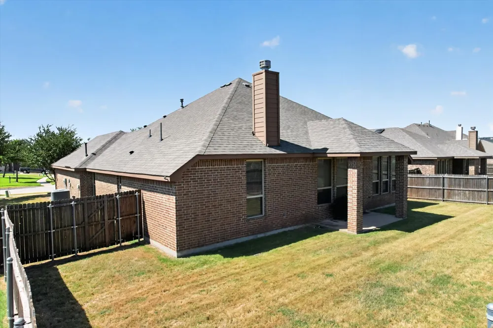 1107 Fairhaven Drive Glenn Heights, TX 75154