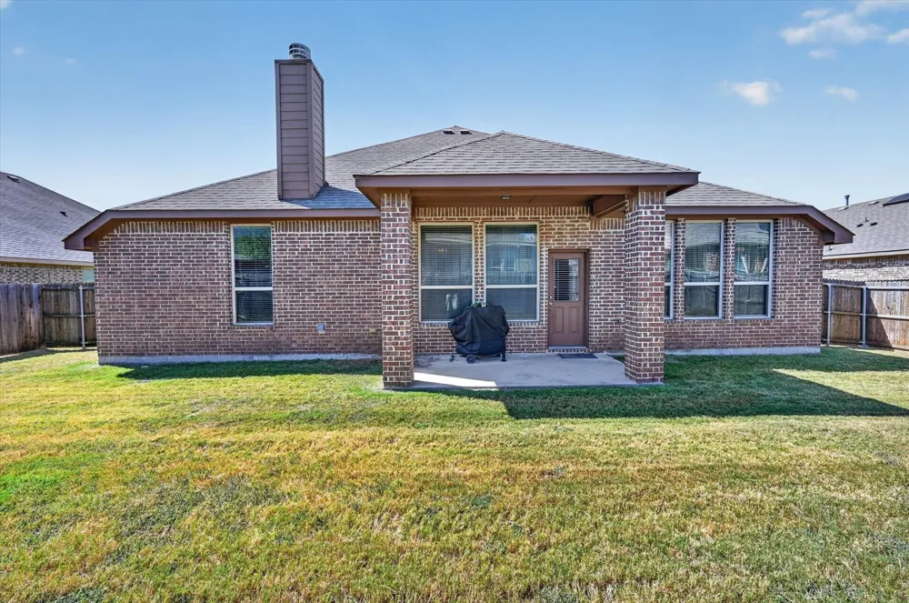 1107 Fairhaven Drive Glenn Heights, TX 75154