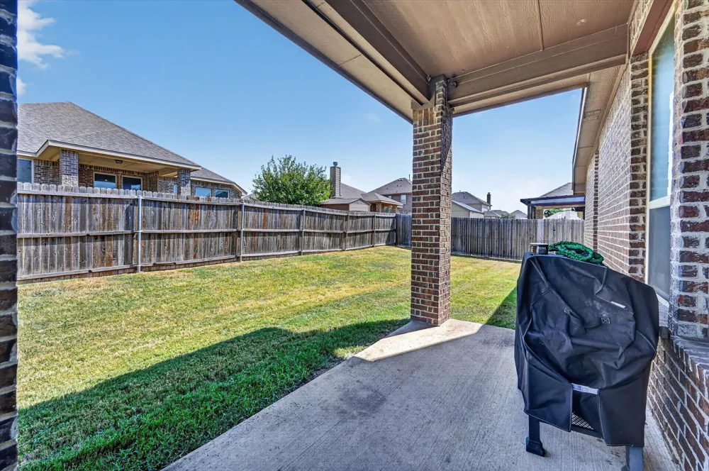 1107 Fairhaven Drive Glenn Heights, TX 75154