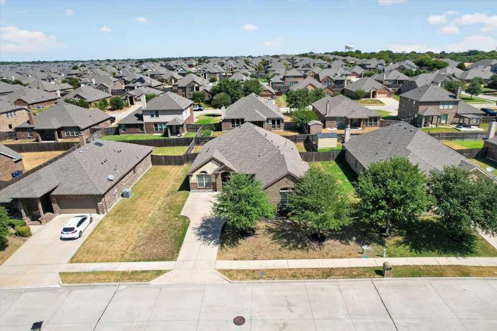 1107 Fairhaven Drive Glenn Heights, TX 75154