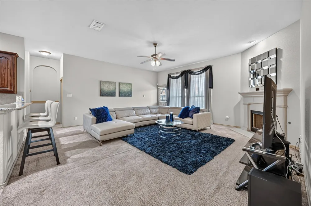 1107 Fairhaven Drive Glenn Heights, TX 75154