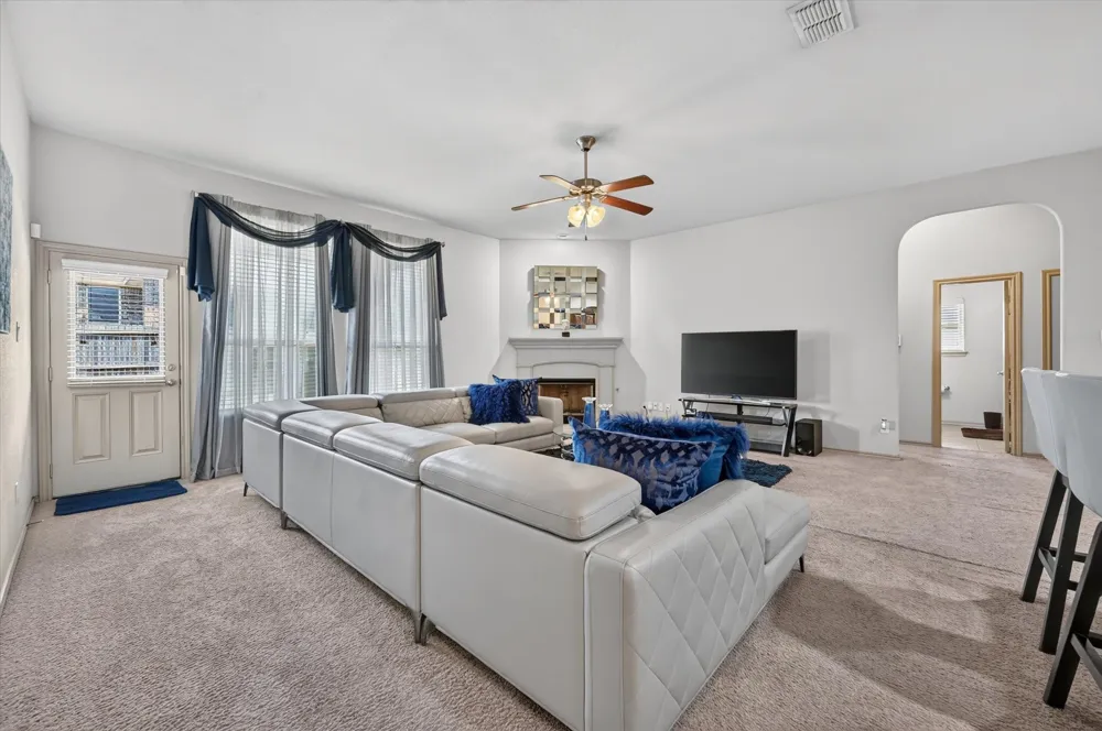 1107 Fairhaven Drive Glenn Heights, TX 75154