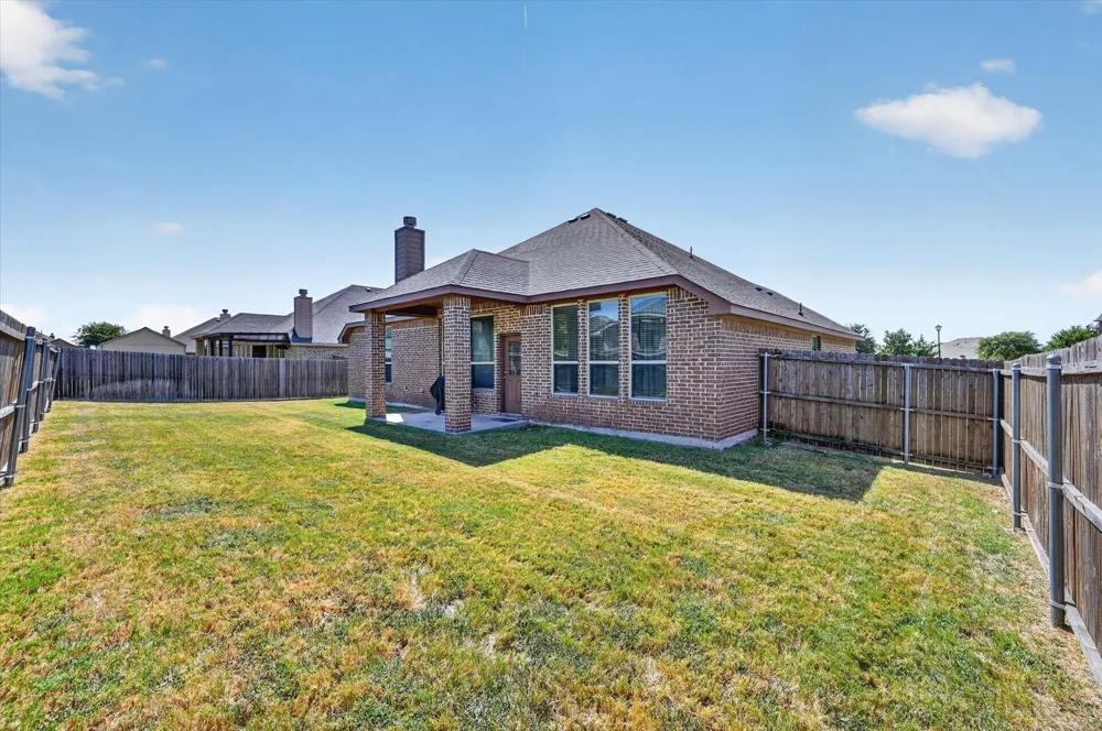 1107 Fairhaven Drive Glenn Heights, TX 75154