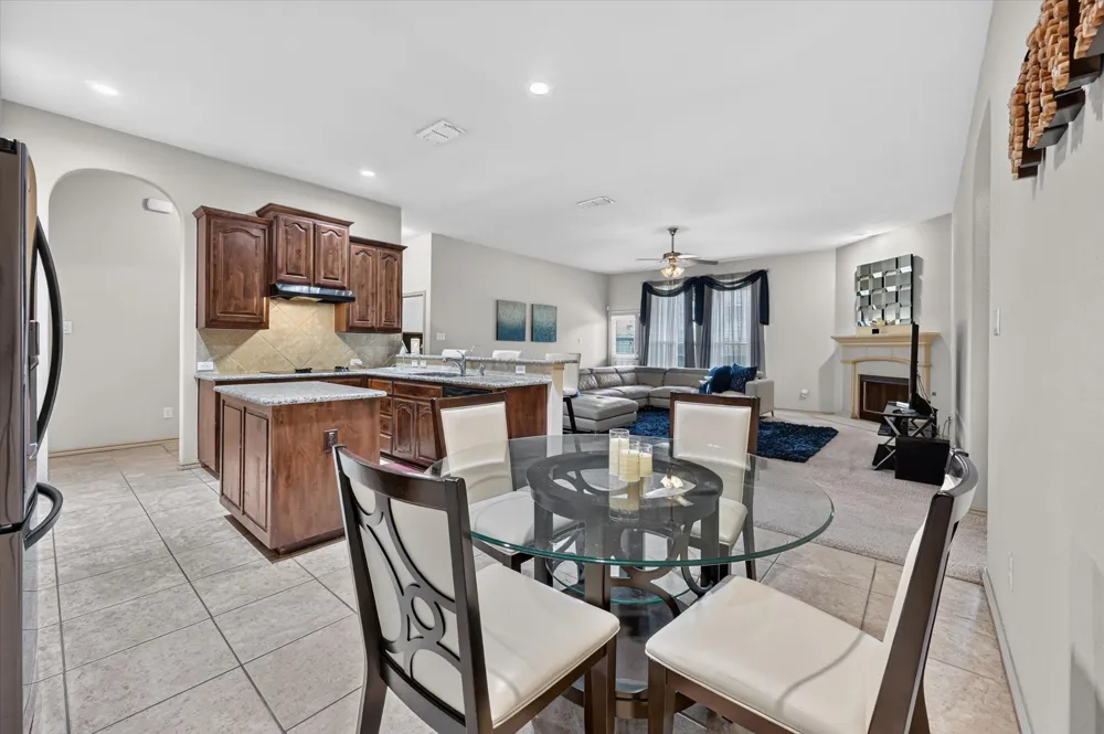 1107 Fairhaven Drive Glenn Heights, TX 75154