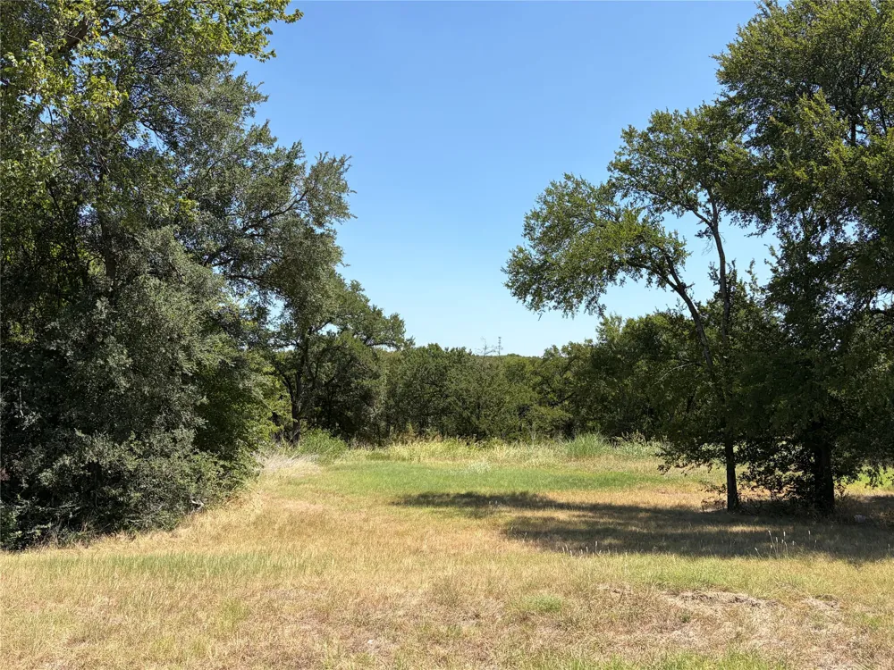 2487 Creekwood Drive Cedar Hill, TX 75104