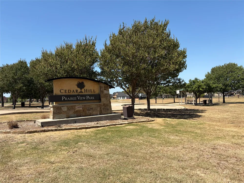 2487 Creekwood Drive Cedar Hill, TX 75104
