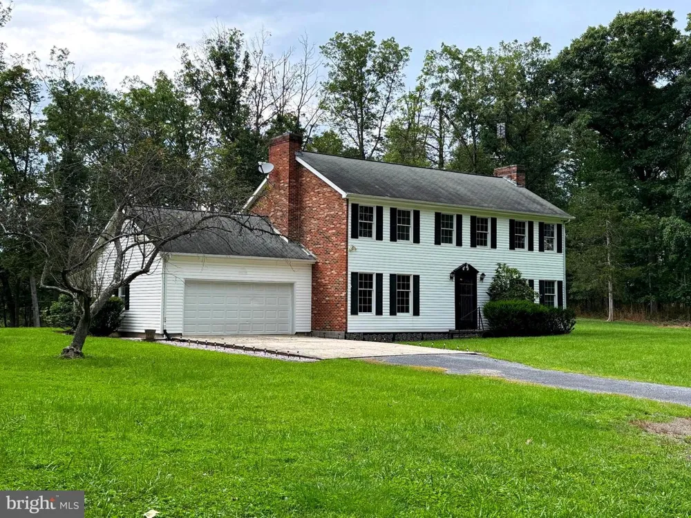 6859 US HIGHWAY 220 Old Fields, WV 26845