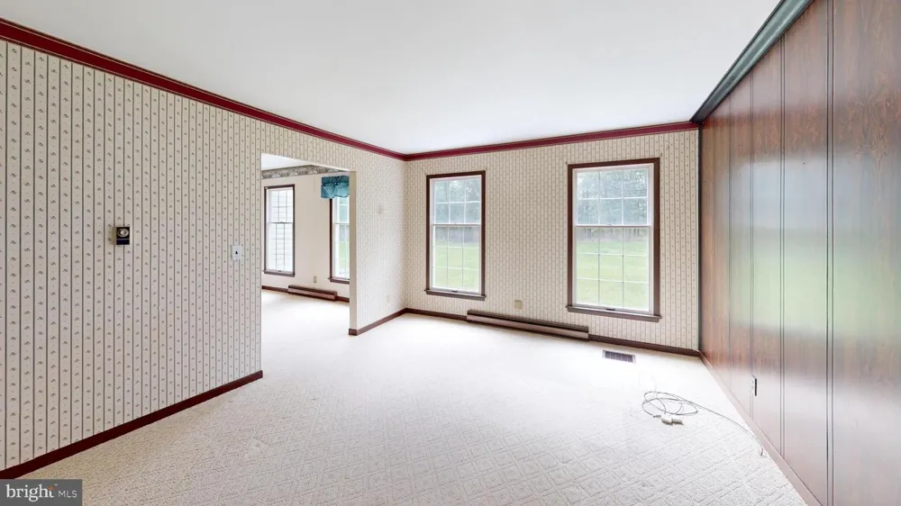 6859 US HIGHWAY 220 Old Fields, WV 26845