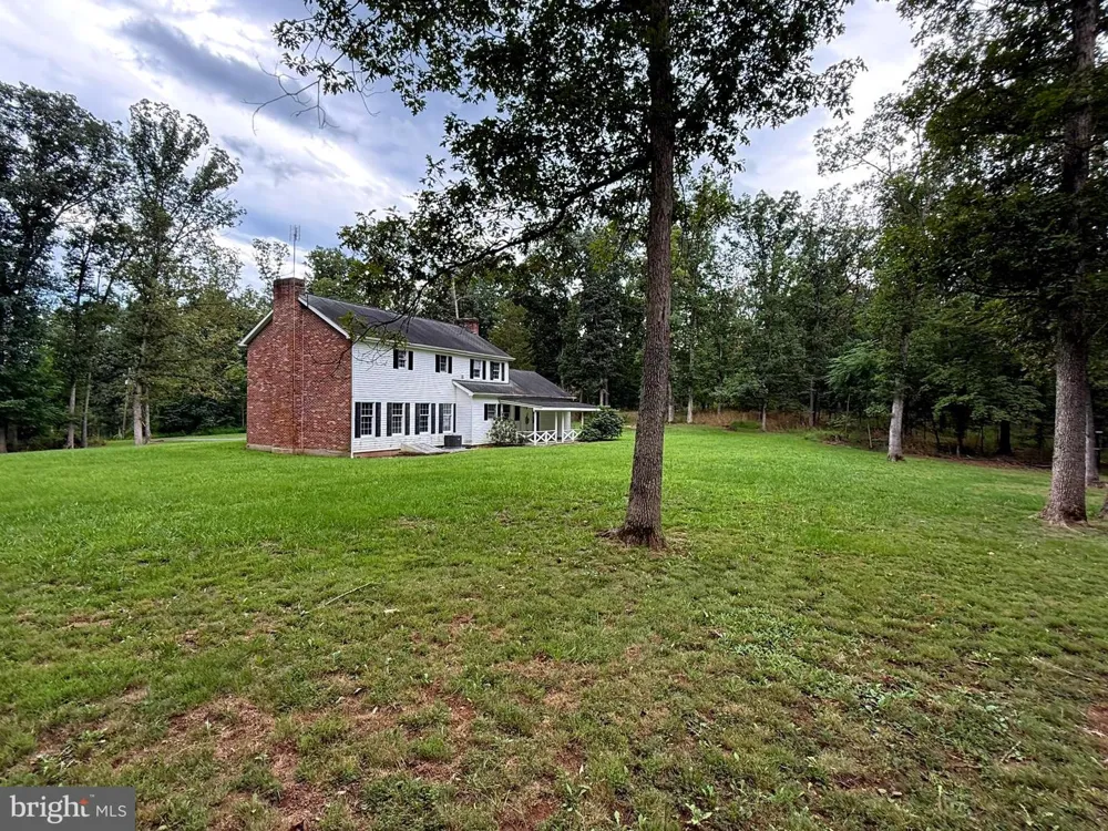 6859 US HIGHWAY 220 Old Fields, WV 26845