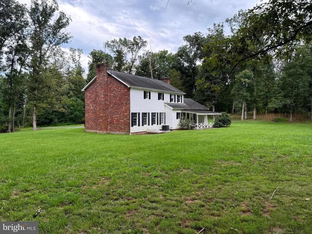 6859 US HIGHWAY 220 Old Fields, WV 26845