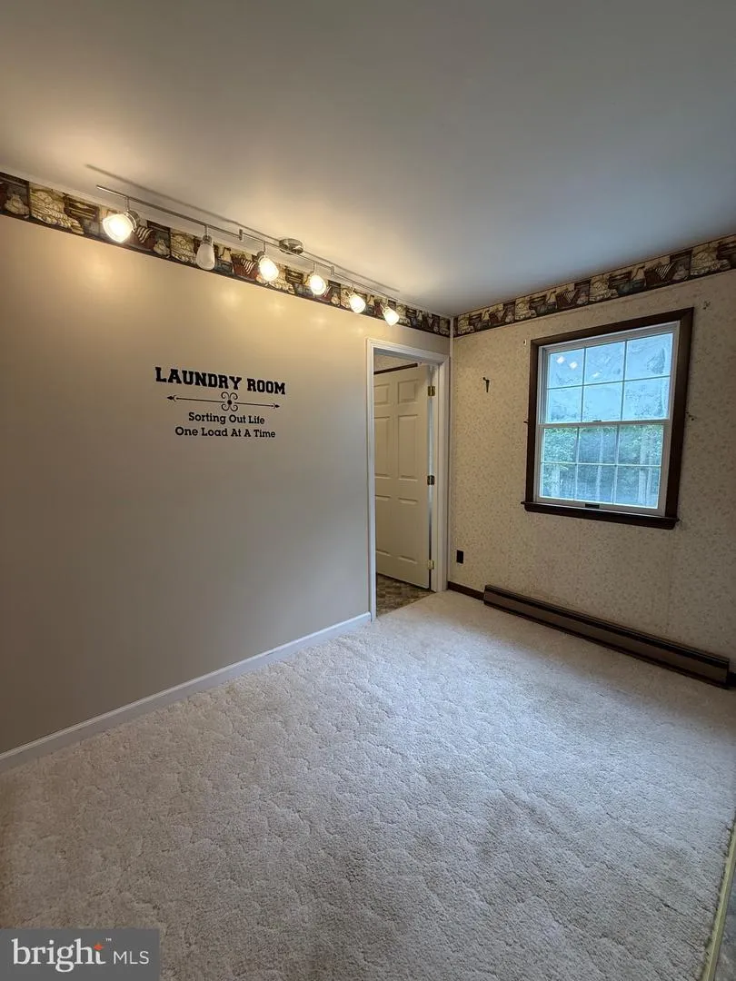 6859 US HIGHWAY 220 Old Fields, WV 26845