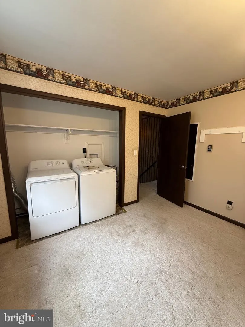 6859 US HIGHWAY 220 Old Fields, WV 26845