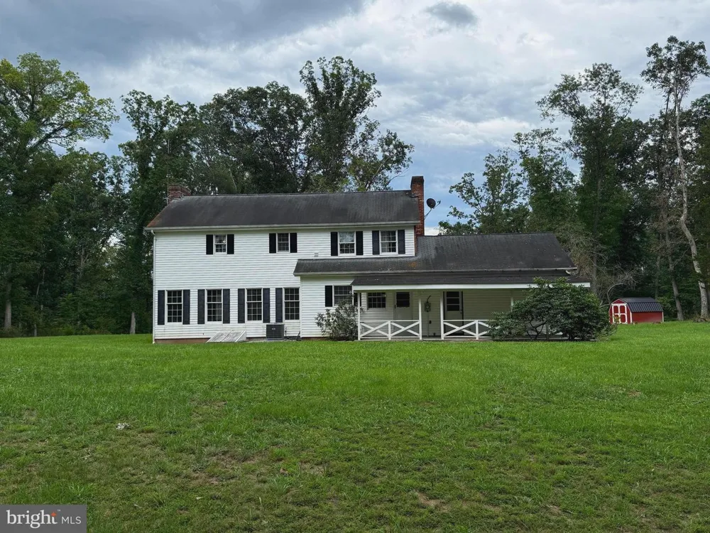 6859 US HIGHWAY 220 Old Fields, WV 26845