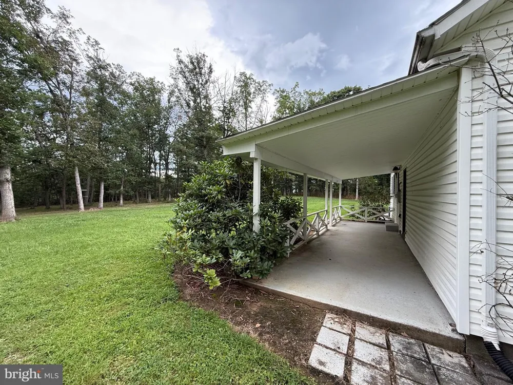 6859 US HIGHWAY 220 Old Fields, WV 26845