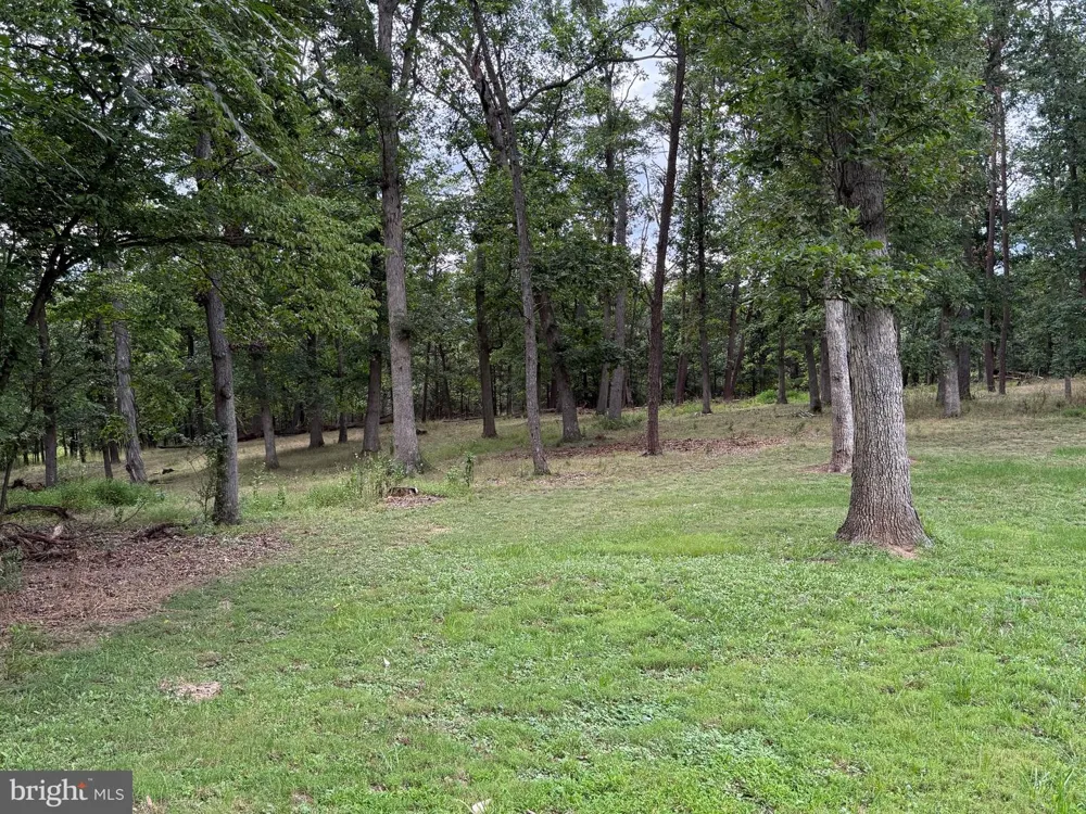 6859 US HIGHWAY 220 Old Fields, WV 26845