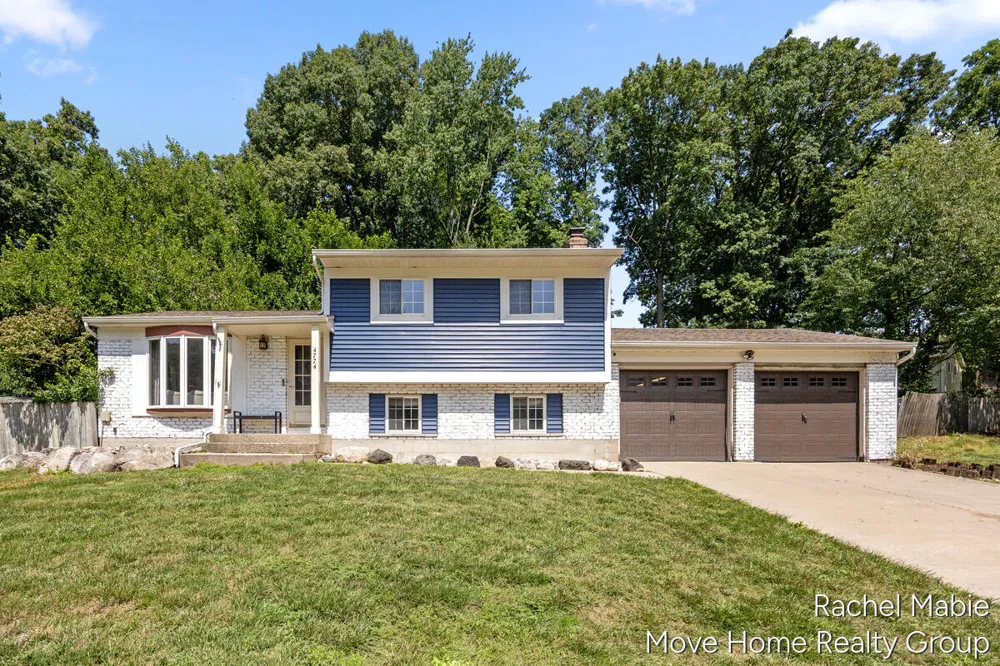 4774 Brookgate Drive NW Comstock Park, MI 49321
