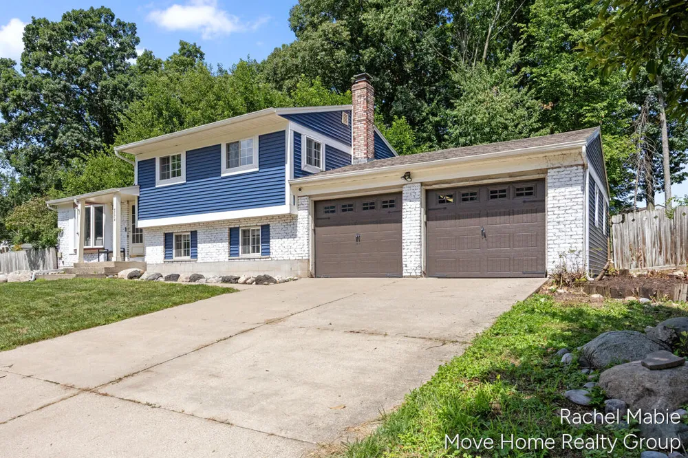 4774 Brookgate Drive NW Comstock Park, MI 49321