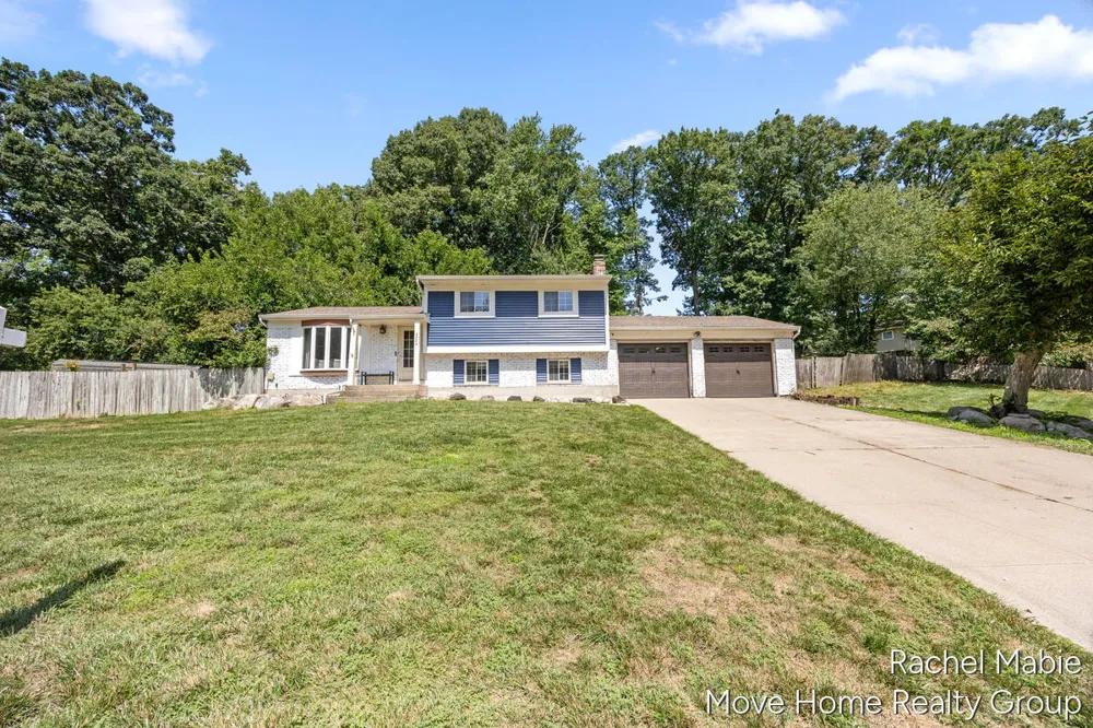 4774 Brookgate Drive NW Comstock Park, MI 49321