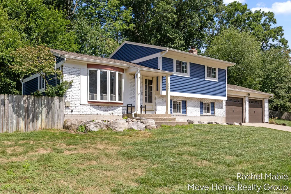 4774 Brookgate Drive NW Comstock Park, MI 49321