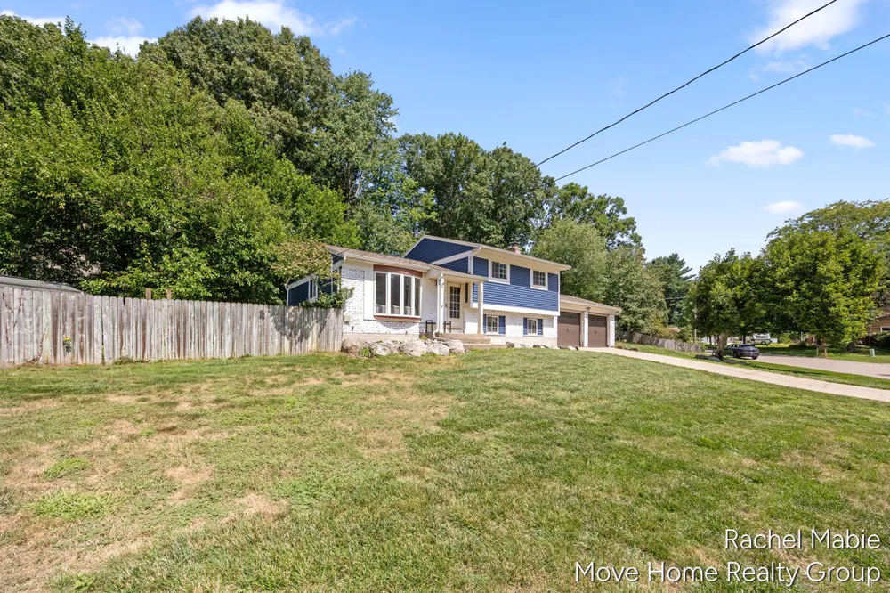 4774 Brookgate Drive NW Comstock Park, MI 49321