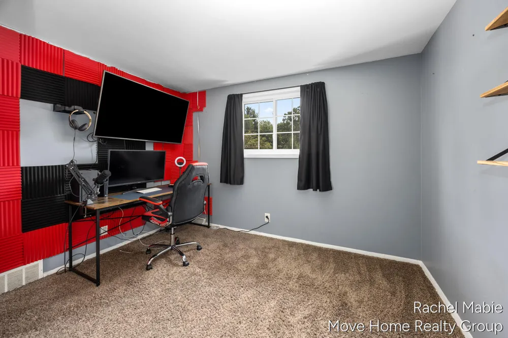 4774 Brookgate Drive NW Comstock Park, MI 49321