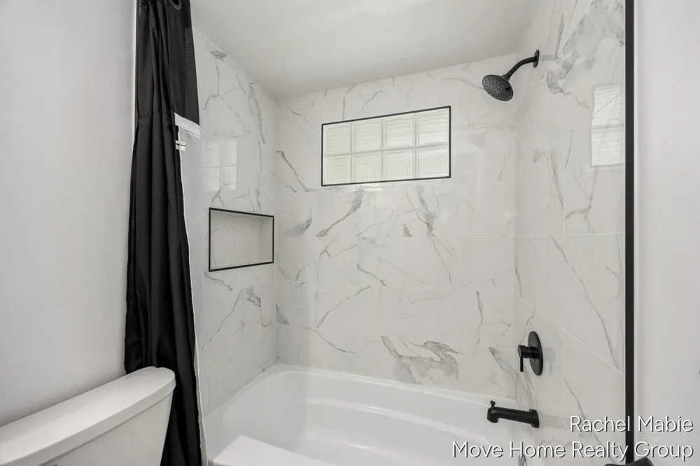 4774 Brookgate Drive NW Comstock Park, MI 49321