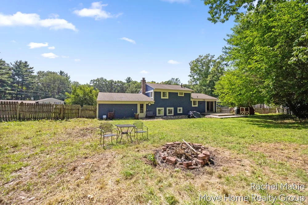 4774 Brookgate Drive NW Comstock Park, MI 49321