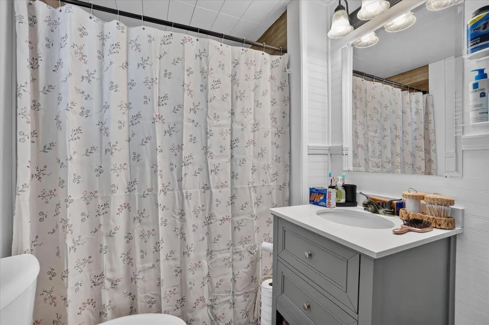 1790 Lakewood Drive Crystal, MI 48818