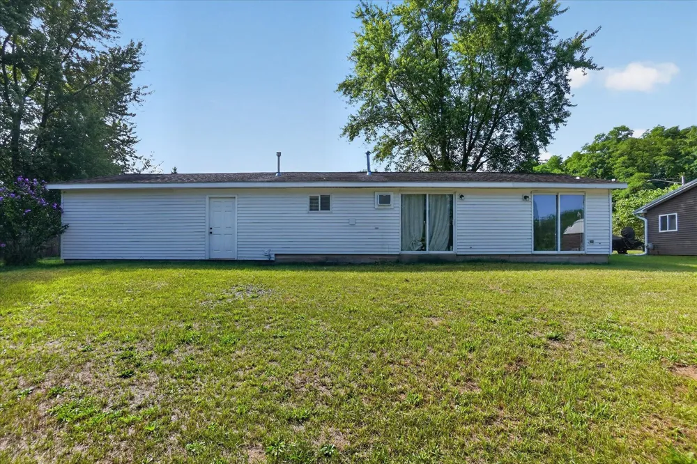 1790 Lakewood Drive Crystal, MI 48818