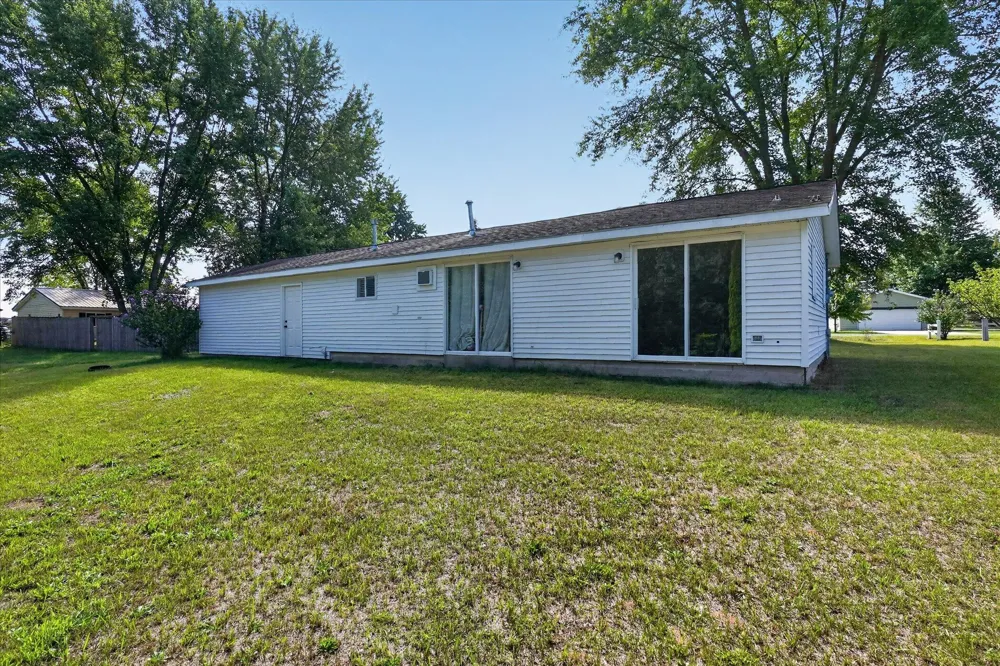 1790 Lakewood Drive Crystal, MI 48818