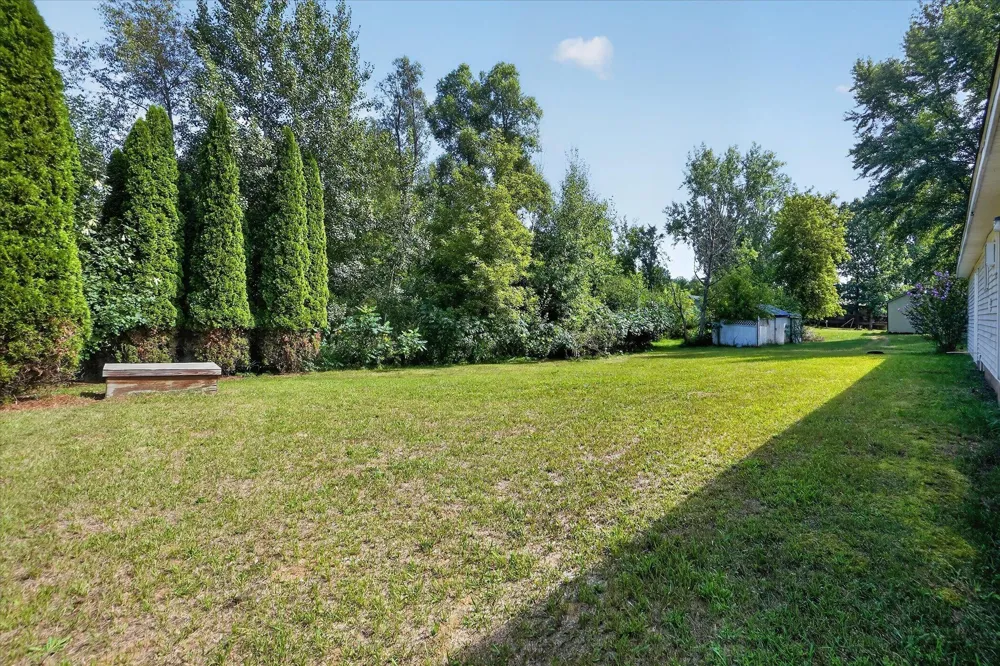 1790 Lakewood Drive Crystal, MI 48818