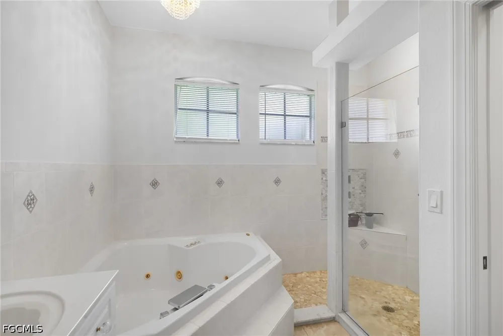 SE 19th Lane Cape Coral, FL 33990