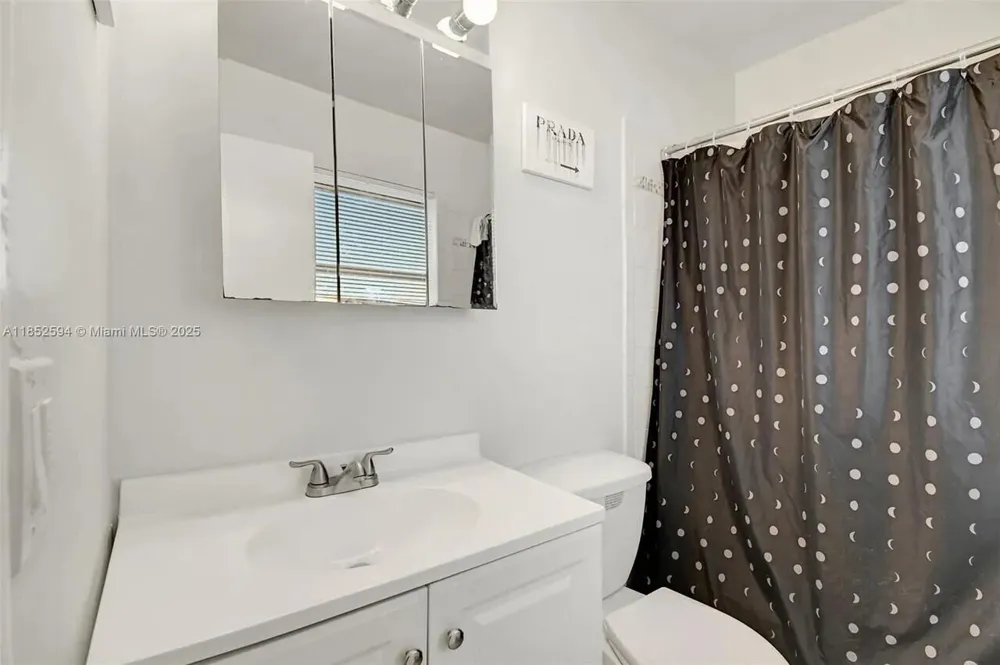 1213 SE 1st Street #1-4 Fort Lauderdale, FL 33301