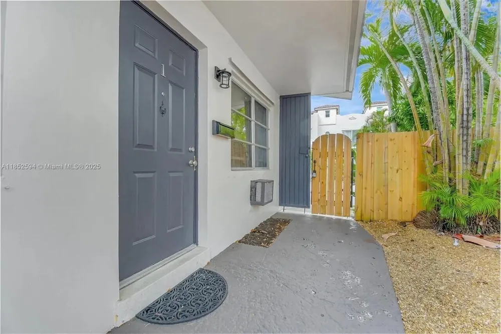 1213 SE 1st Street #1-4 Fort Lauderdale, FL 33301