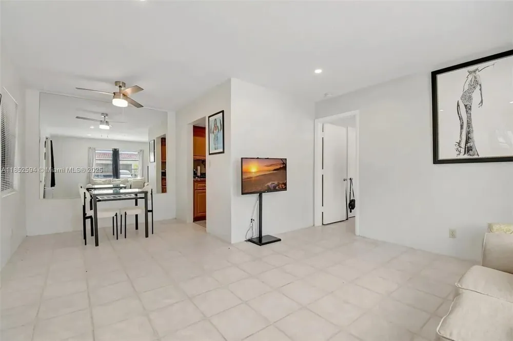 1213 SE 1st Street #1-4 Fort Lauderdale, FL 33301