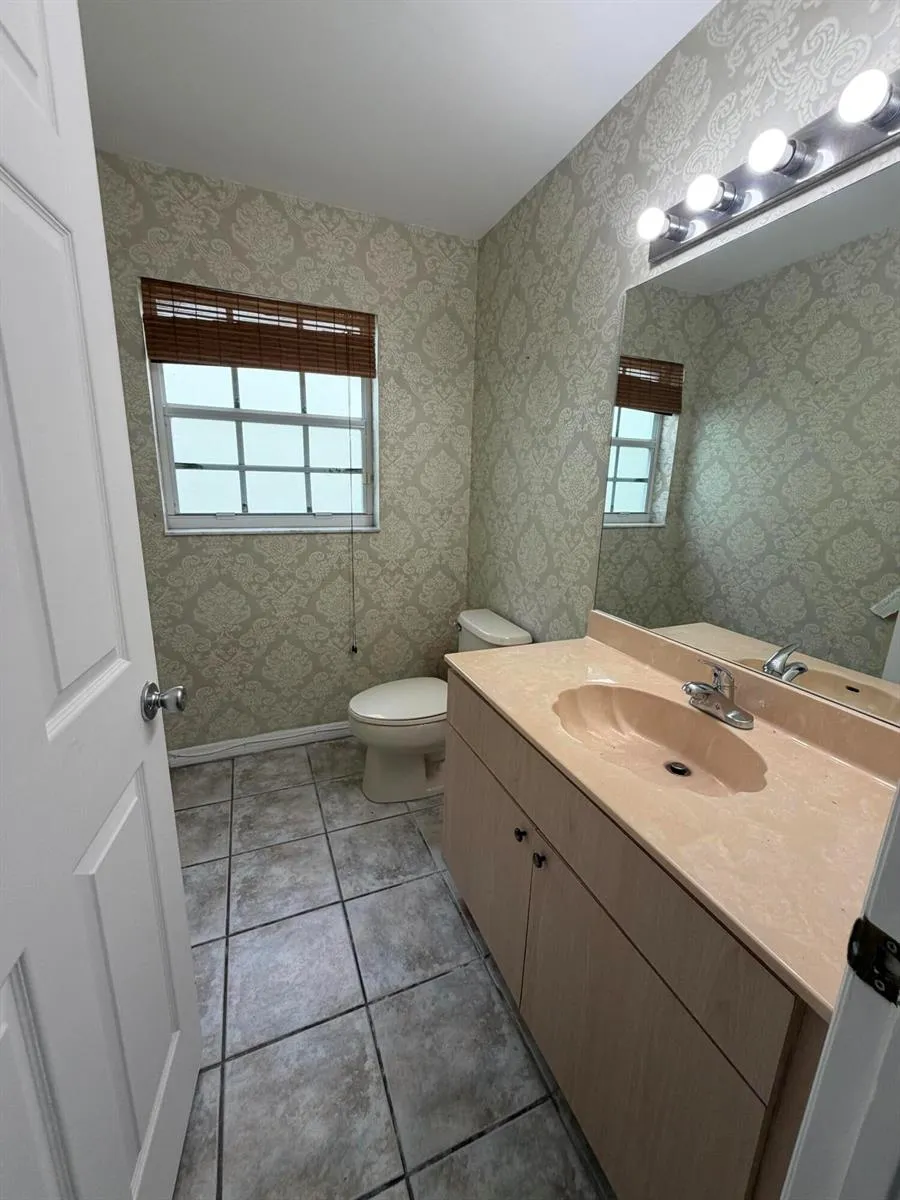 4172 Pine Hollow Circle 
