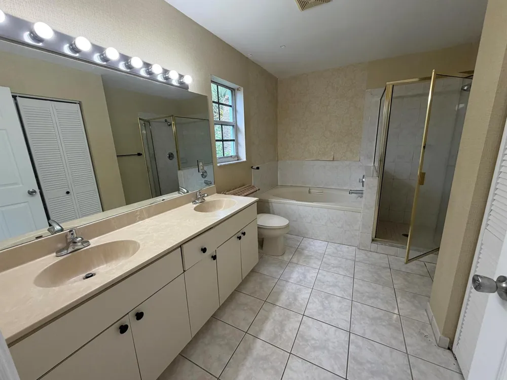 4172 Pine Hollow Circle 