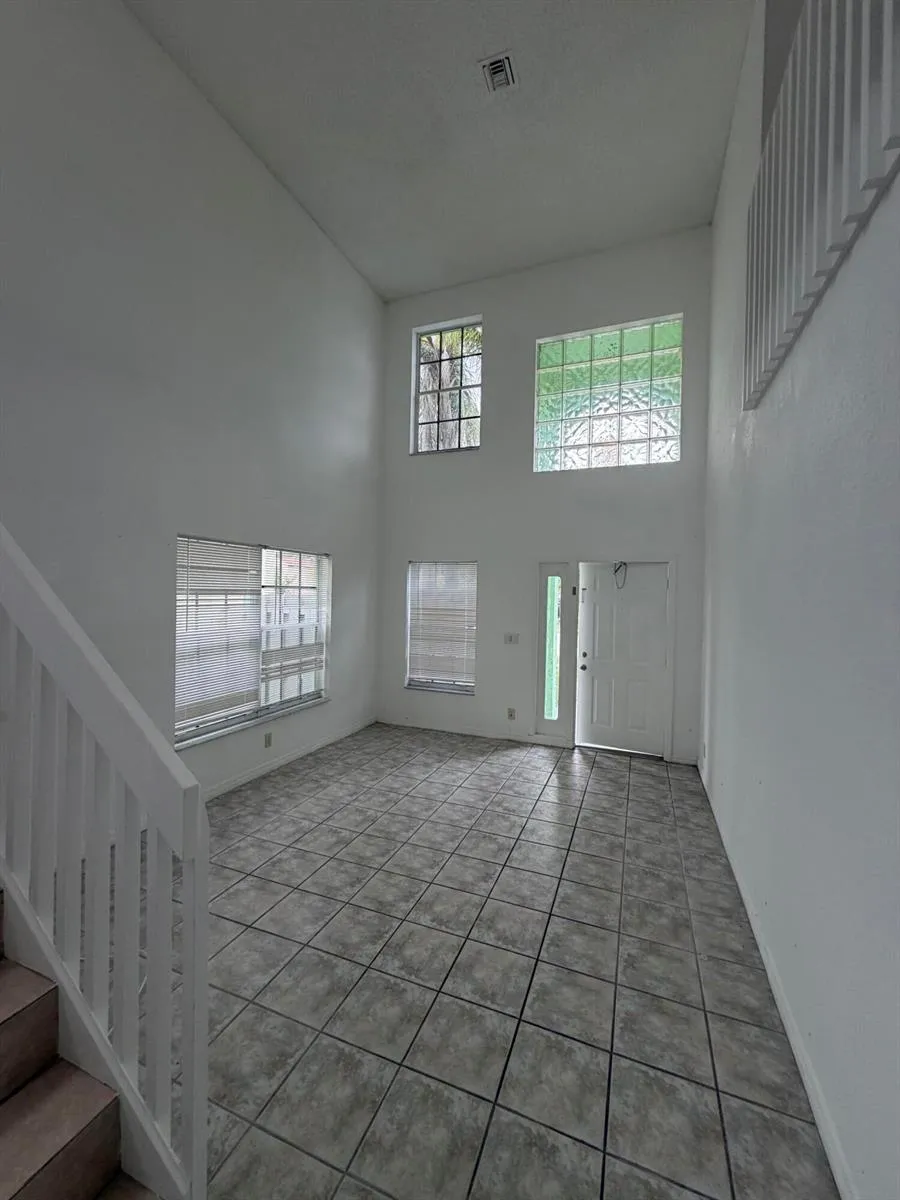 4172 Pine Hollow Circle 
