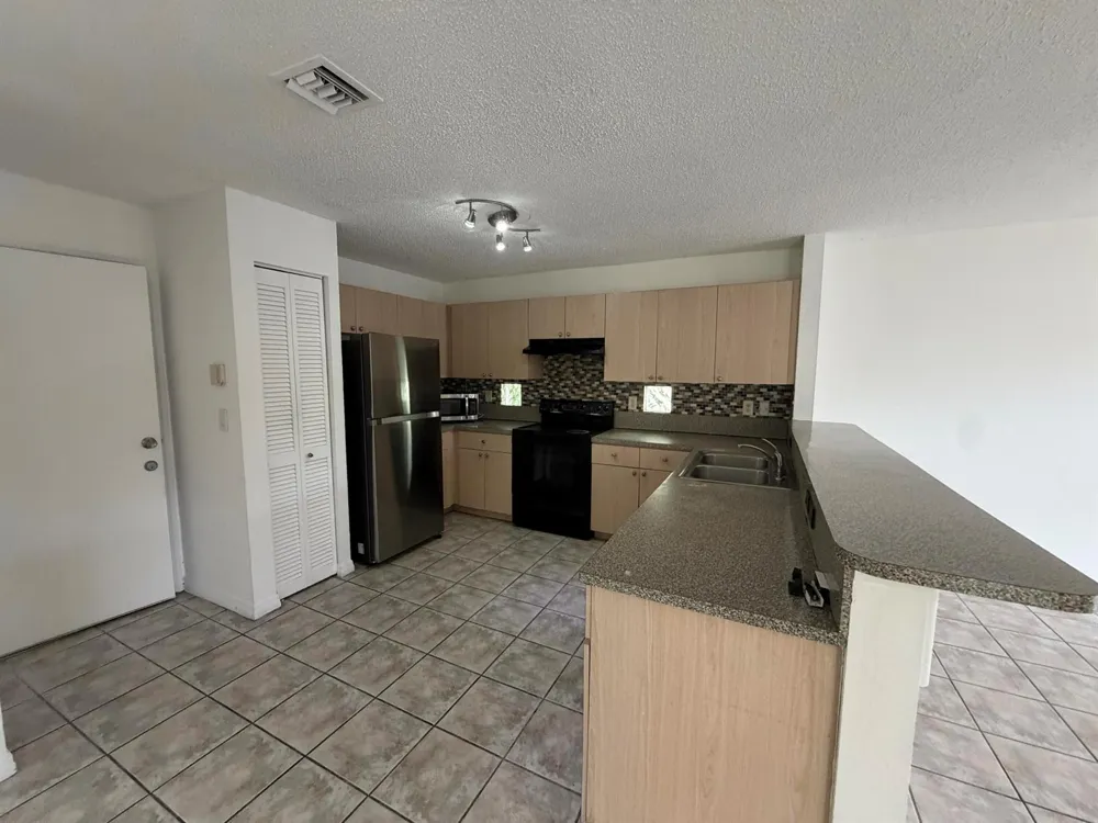 4172 Pine Hollow Circle 