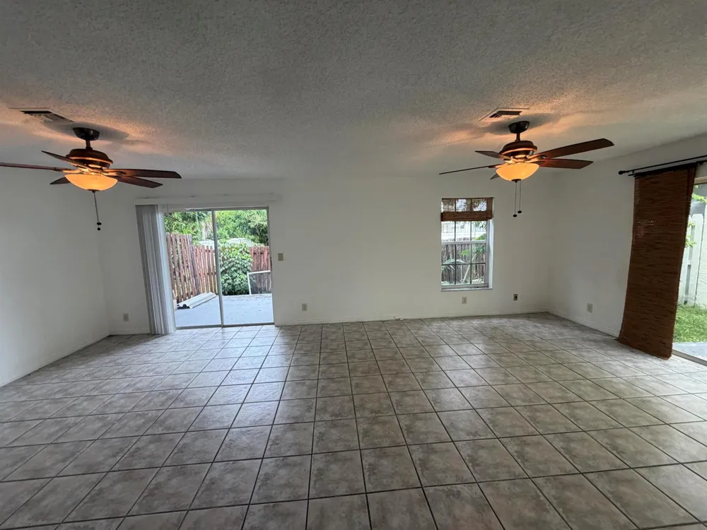 4172 Pine Hollow Circle 
