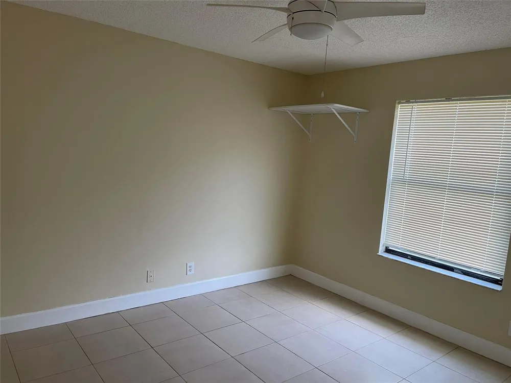 26 CROSSINGS CIRCLE #G Boynton Beach, FL 33435